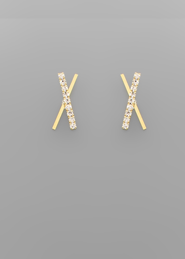 Serilda 2 tone studs-Hand In Pocket