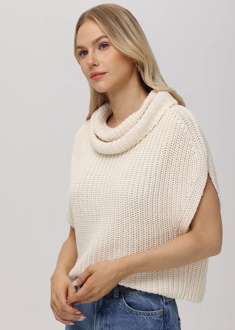 525 Cate Sleeveless Sweater - Cream-Hand In Pocket