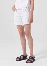 Agolde Parker Long Shorts - Panna Cotta-Hand In Pocket