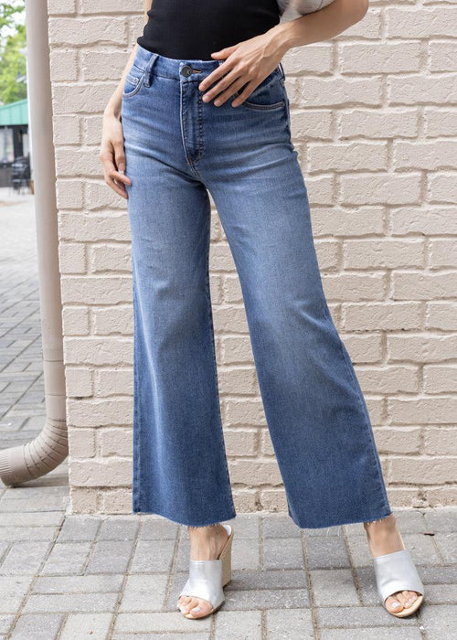 Meg High Rise Fab Denim-Hand In Pocket