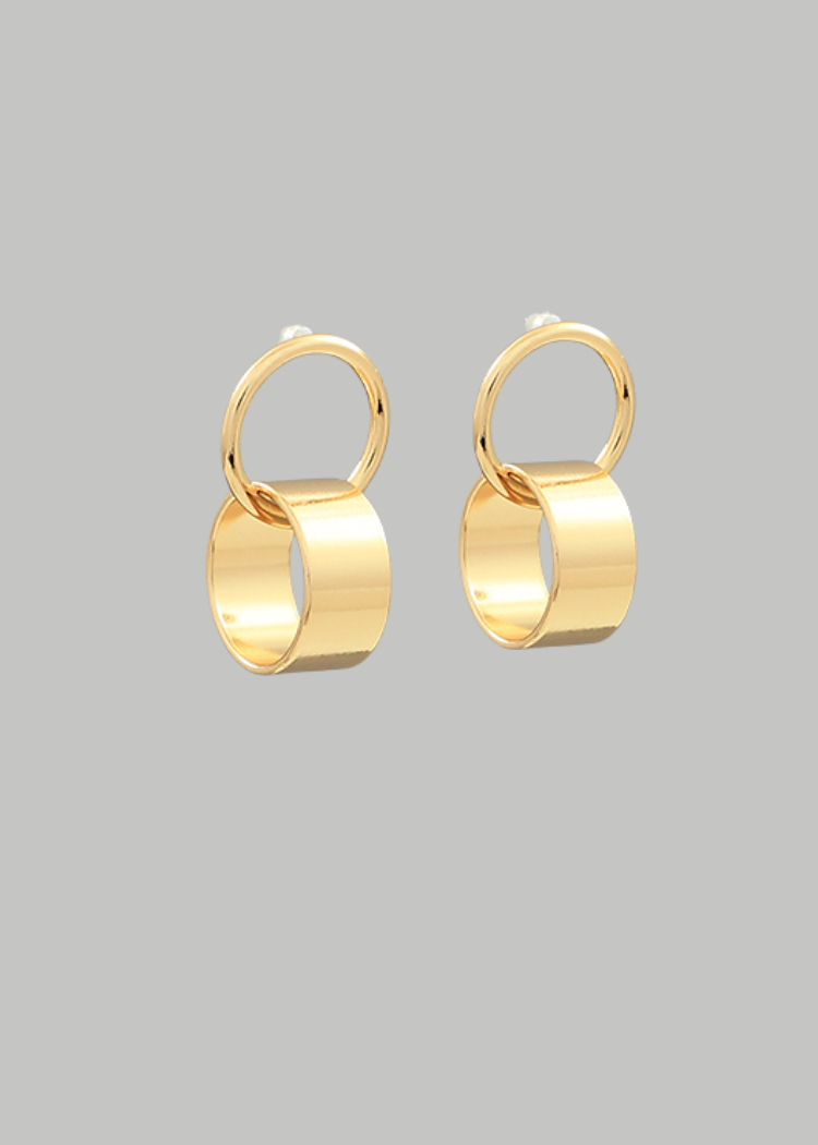 Piper Linked Metal Chunky Ring Earrings-Hand In Pocket