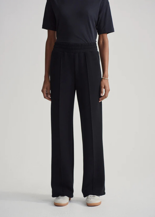 Varley The Wide Leg Pant- Black-Hand In Pocket