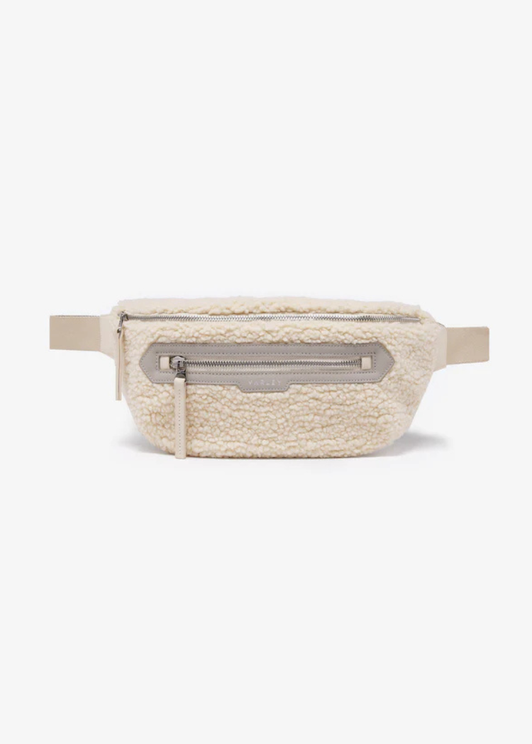 Varley Kansa Sherpa Belt Bag- Sandshell-Hand In Pocket