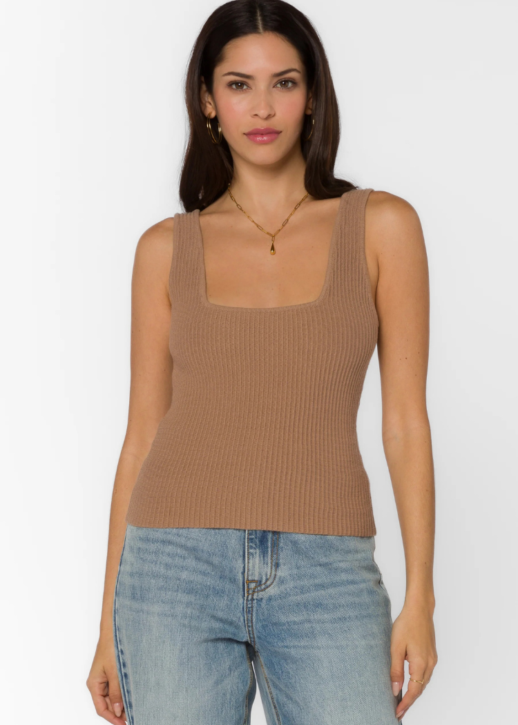 Velvet Heart Pamela Top- Praline-Hand In Pocket