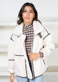 Elan Kaitlyn Quilt Jacket-Hand In Pocket