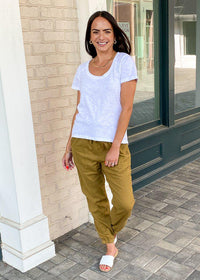 Bobi Basic Scoop-Neck Tee- White-Hand In Pocket