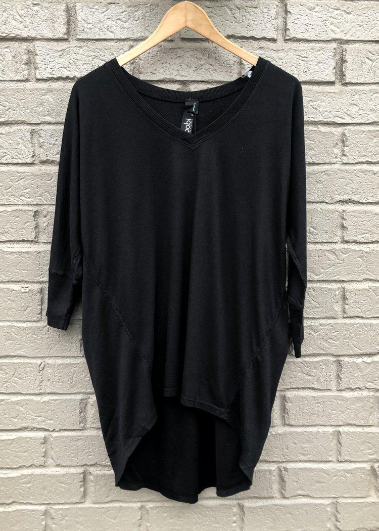 Bobi 3/4 Sleeve Hi/Lo Ribbed Contrast Tee-Black-Hand In Pocket