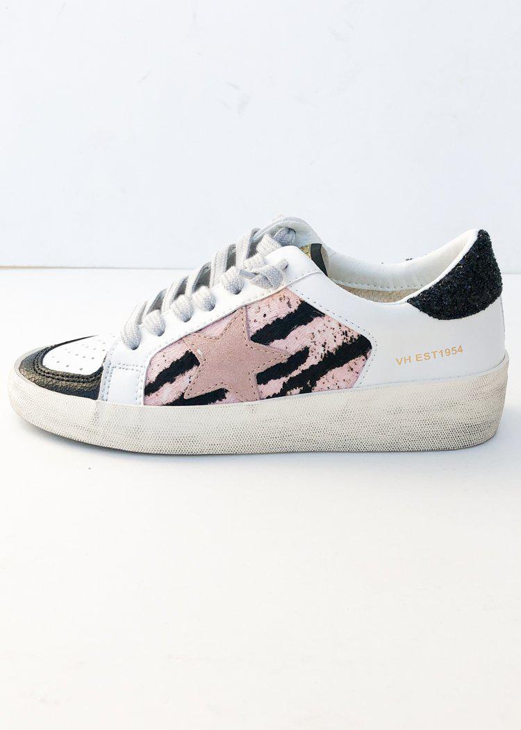 Vintage Havana Clyde "Zebra Stripe" Sneaker-Hand In Pocket