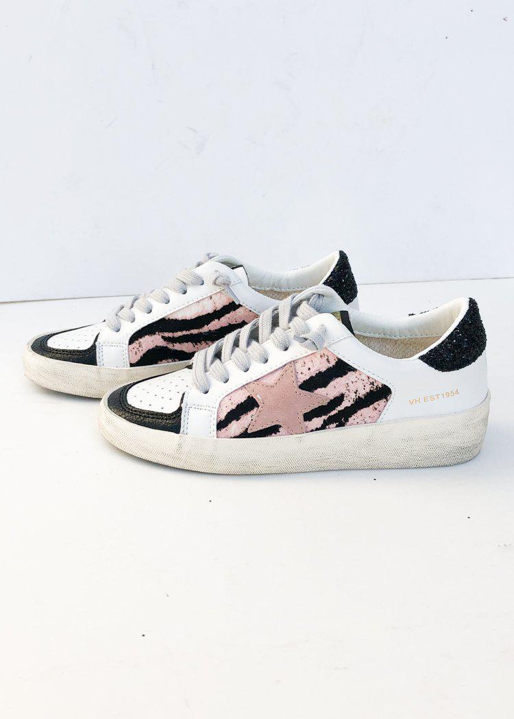 Vintage Havana Clyde "Zebra Stripe" Sneaker-Hand In Pocket