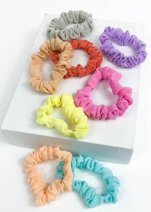 Tarawa Scrunchie Set-8-Hand In Pocket