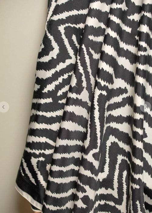 Serengeti Scarf-Black/Ivory-Hand In Pocket